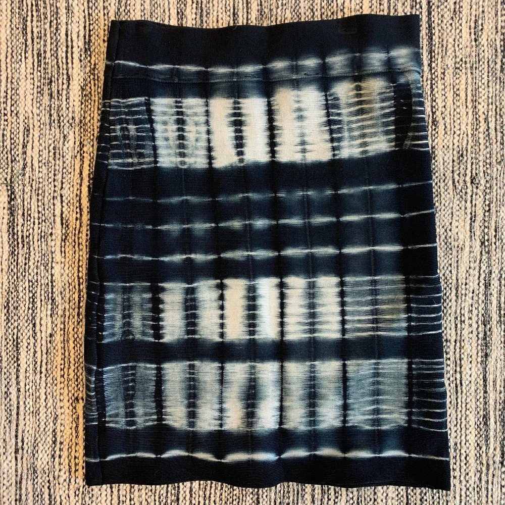 BCBG blue tie dye knit bandage skirt